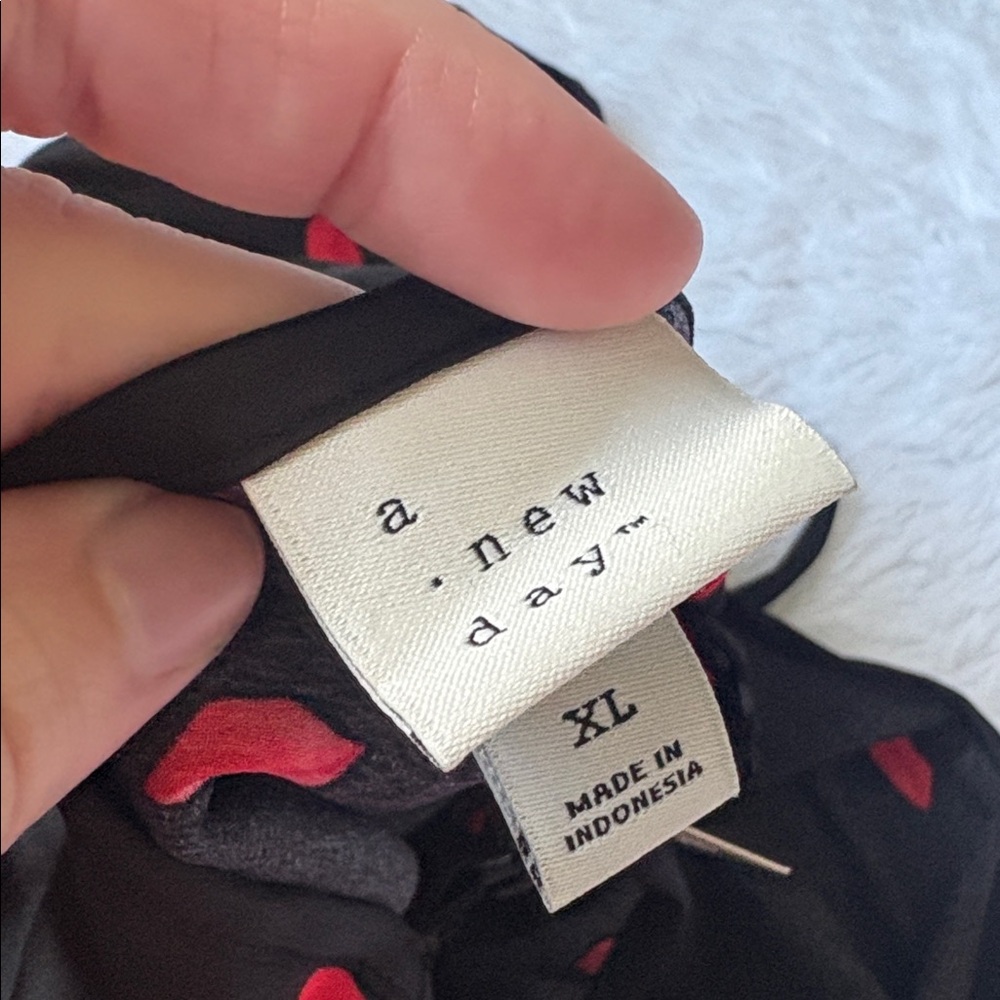 NWT A New Day Black With Red Lips Print Satin Camisole XL - Picture 6 of 10